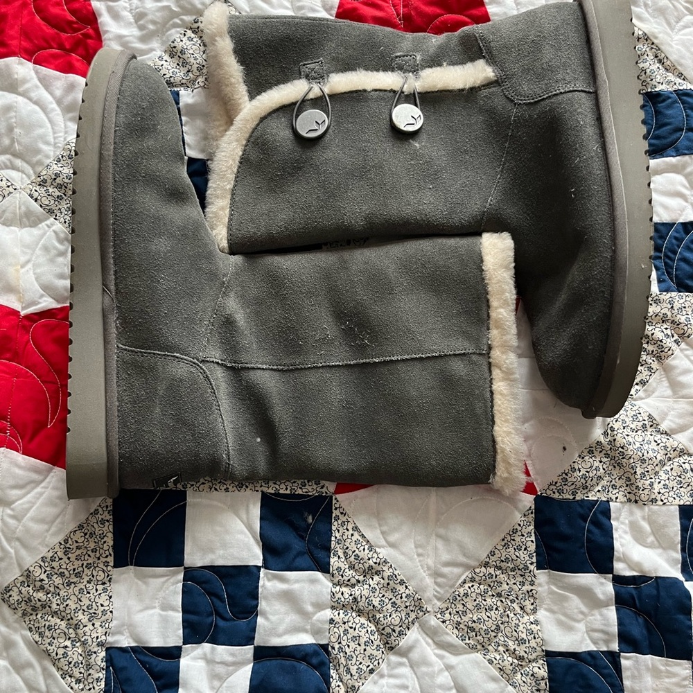 Koolaburra Gray Winter Boots with Cream Lining